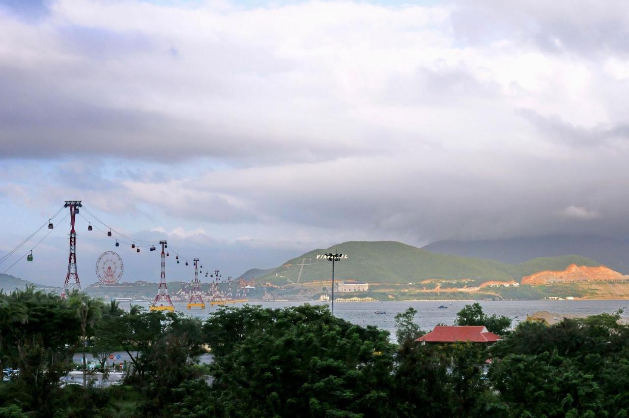 Crown Nguyen Hoang Hotel Nha Trang Kültér fotó