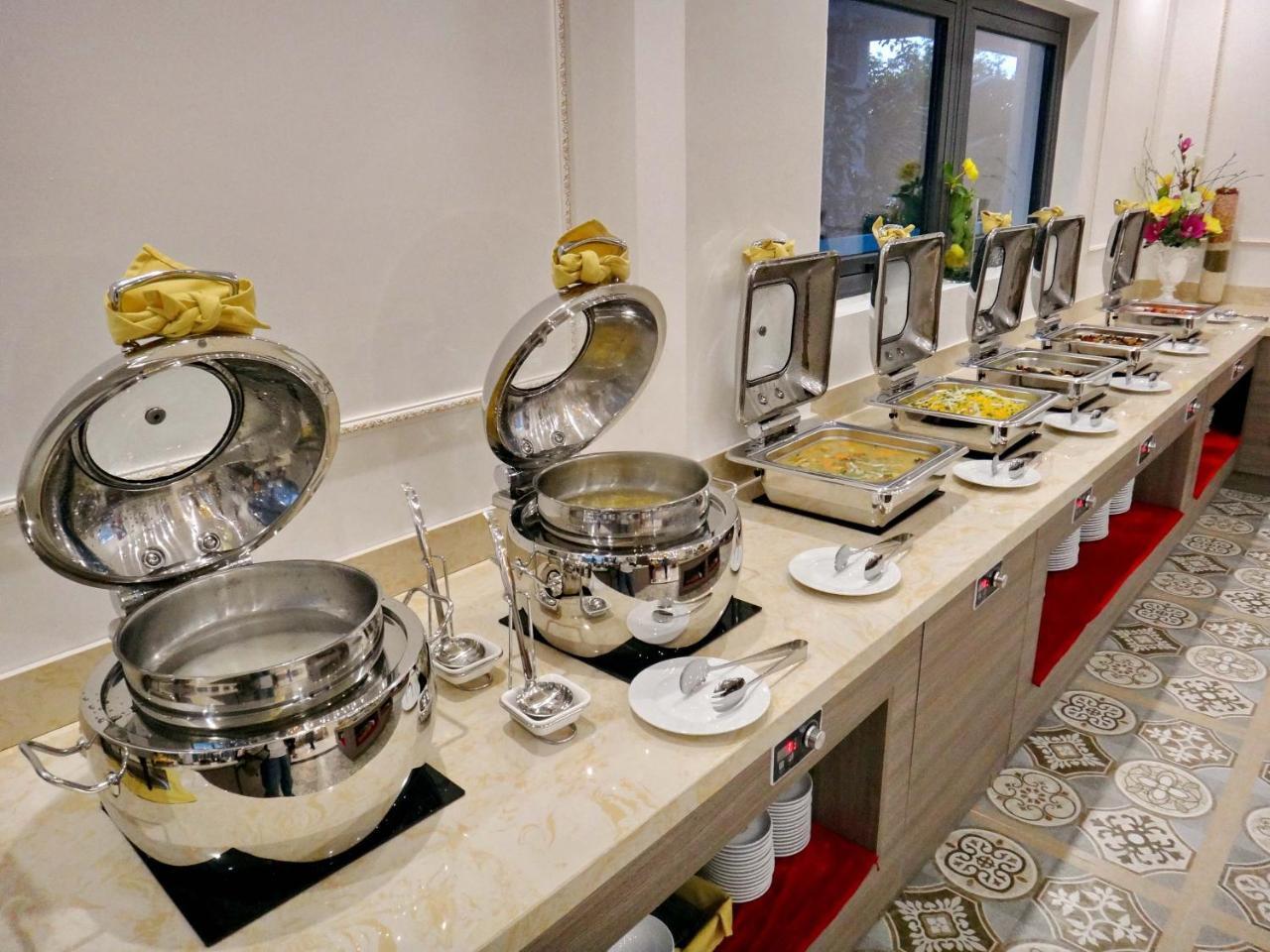 Crown Nguyen Hoang Hotel Nha Trang Kültér fotó